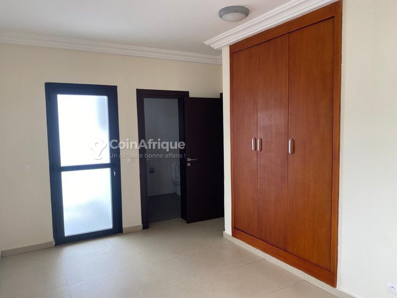 Location villa duplex 6 pièces - angre nouveau chu gestoci non loin de china mall dans une cité — photo 4