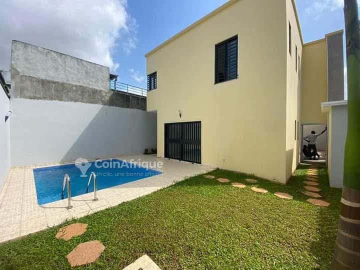 Location villa duplex 5 pièces - Riviera 4 cité terre afrik — photo 2
