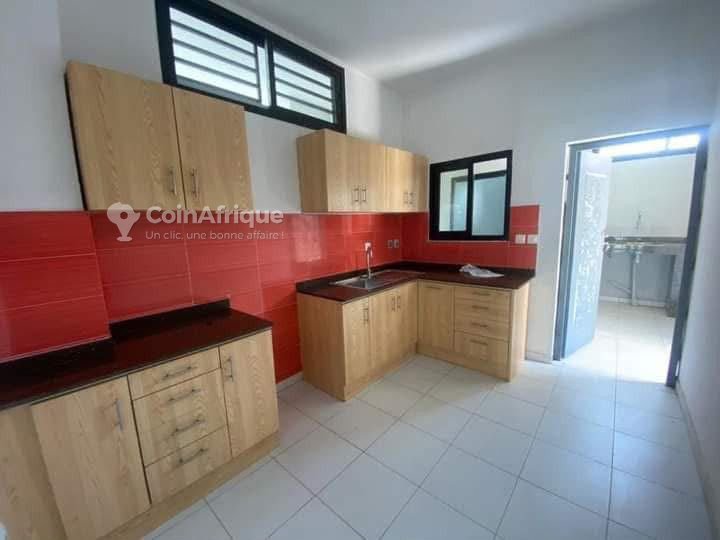 Location villa duplex 5 pièces - Riviera 4 cité terre afrik — photo 3