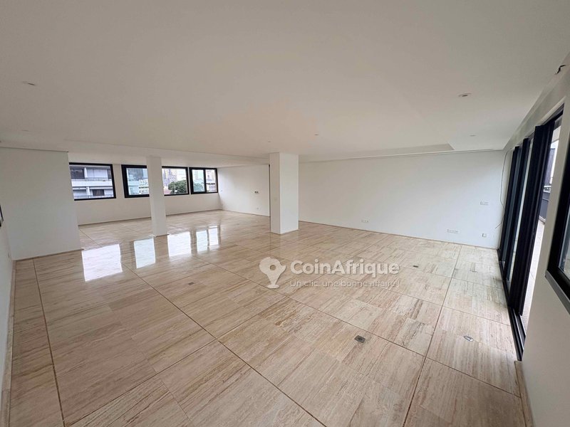 Location appartements 3 pièces - le plateau au 8iem étage — photo 2