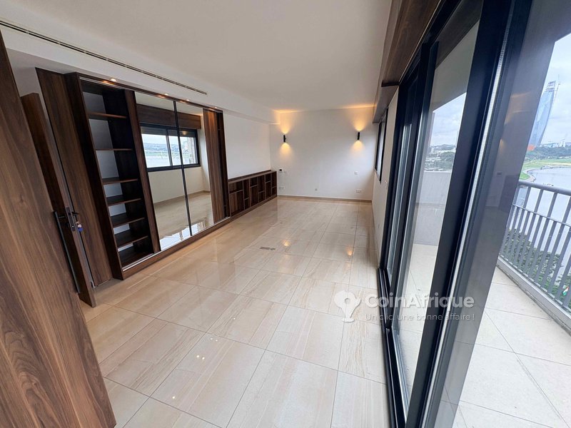 Location appartements 3 pièces - le plateau au 8iem étage — photo 3