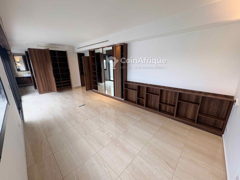 Location appartements 3 pièces - le plateau au 8iem étage — photo 4