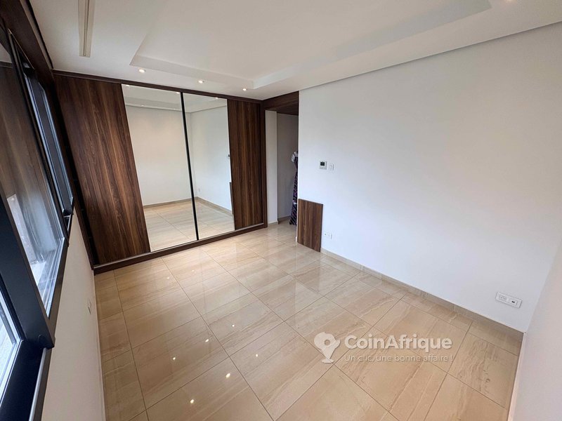 Location appartements 3 pièces - le plateau au 8iem étage — photo 5