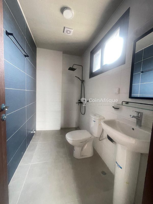 Location appartement 3 pièces à Angré Nouveau Chu — photo 3