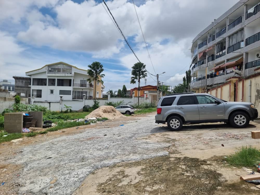 VENTE TERRAIN DE 527 M2 A COCODY RIVIERA M’BADON CARREFOUR AKWABA