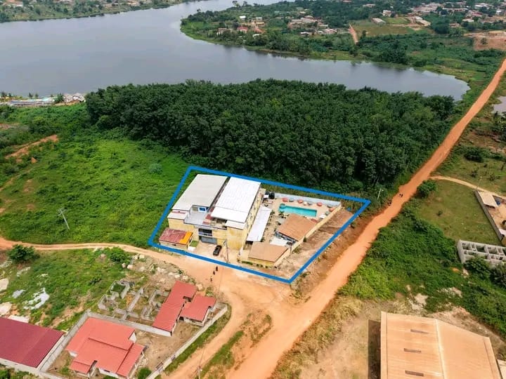 COMPLEXE HÔTELIER D’EXCEPTION À VENDRE – GAGNOA