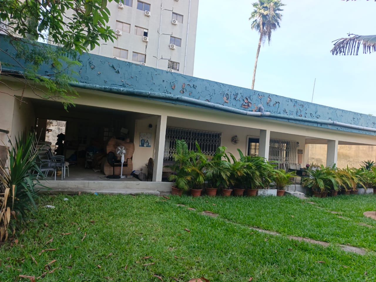 A VENDRE VILLA + TERRAIN (673m2) avec ACD à ABIDJAN– ZONE 4