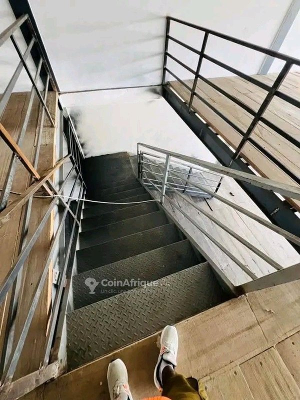 Location entrepôt triplex Angré