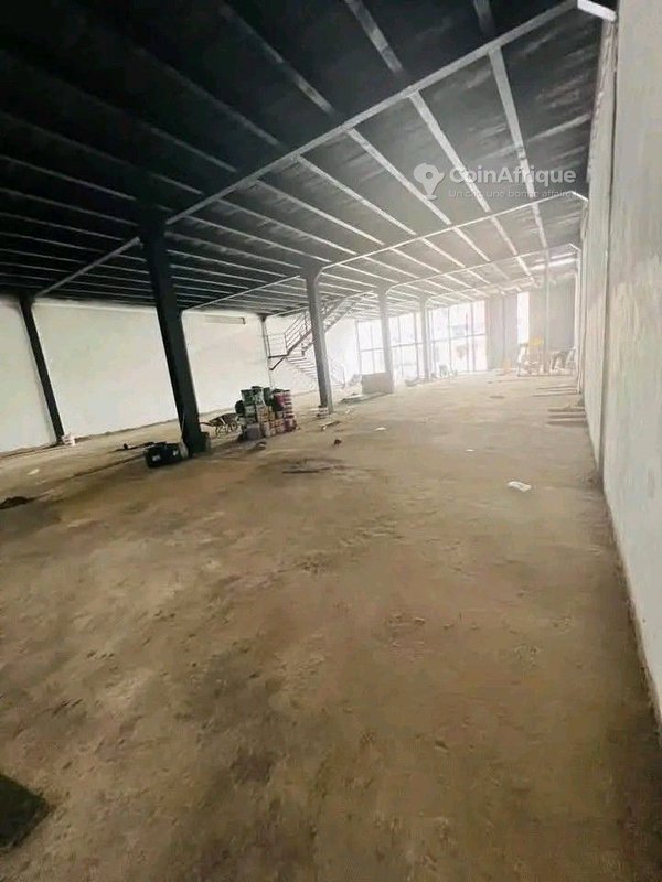 Location entrepôt triplex Angré — photo 2