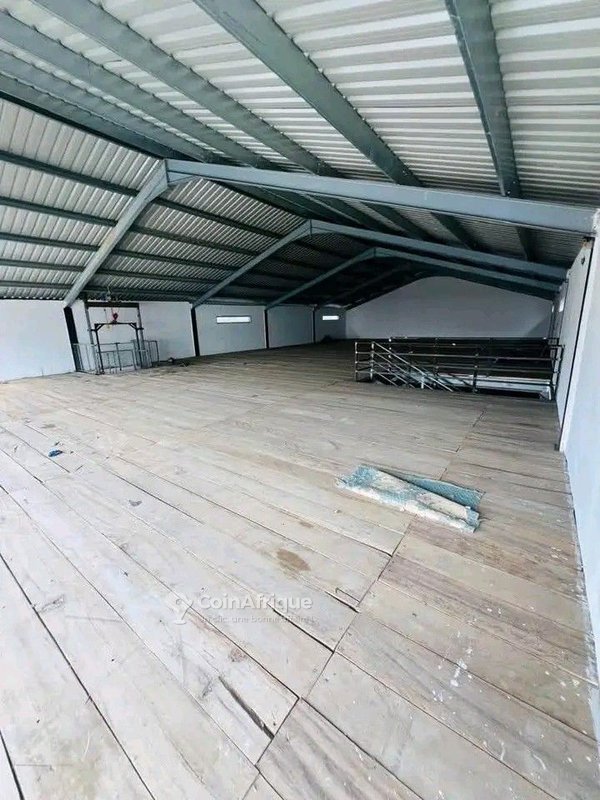 Location entrepôt triplex Angré — photo 4