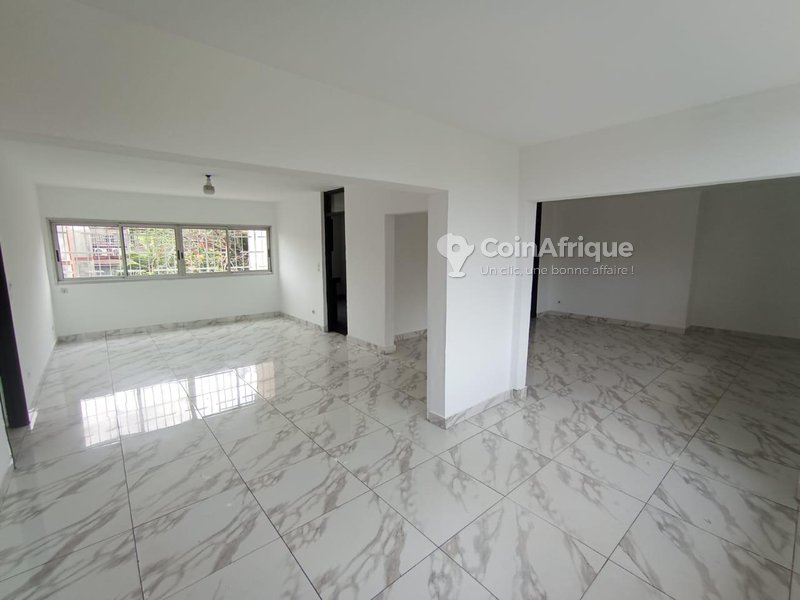 Location appartement de standing 4 pièces - Cocody 2 plateaux vallon claire fontaine
