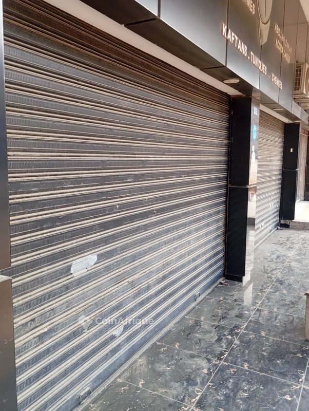 location magasin avec toilette- cocody 2 plateaux 9eme tranche