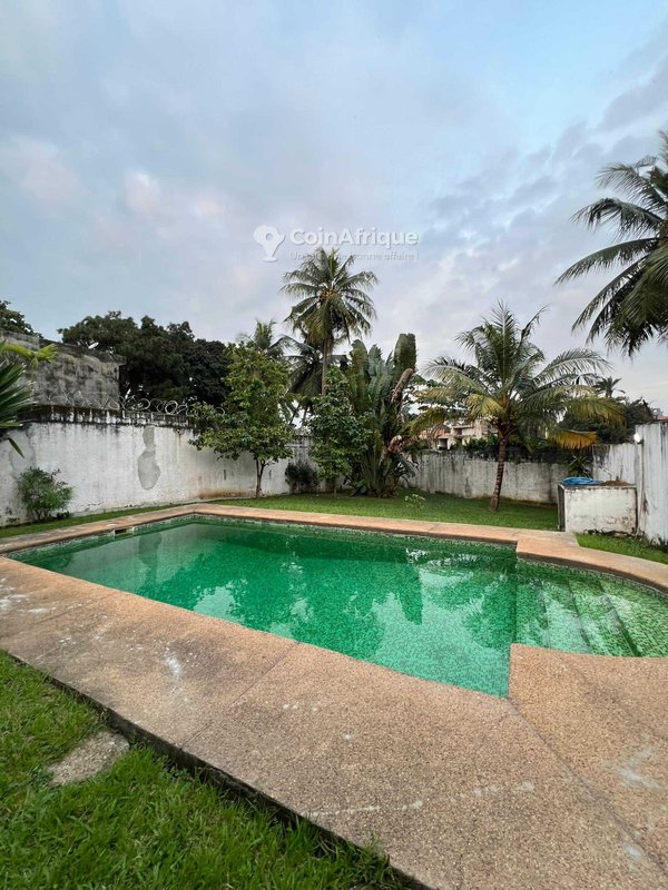 Location villa duplex standing 7 pièces + piscine - Cocody 2 plateaux vallon