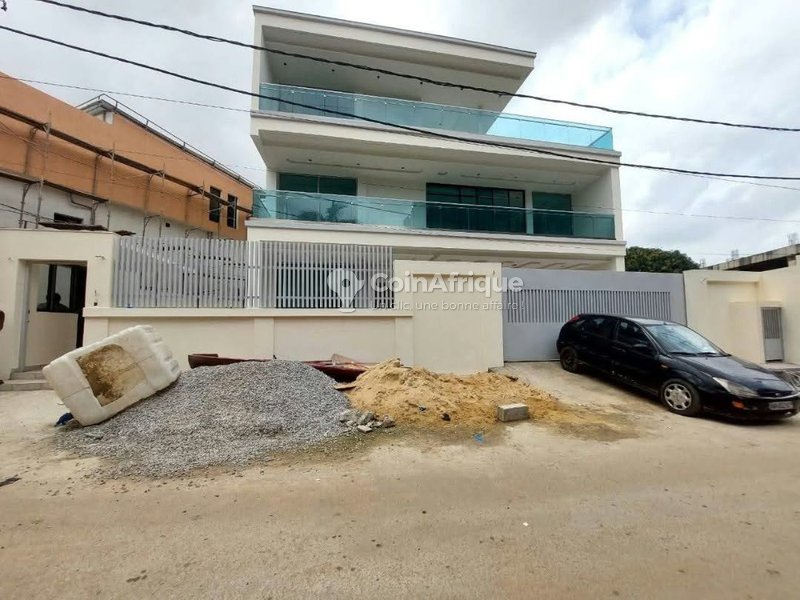 Vente villa 8 pièces - Cocody Riviera 4 M'badon