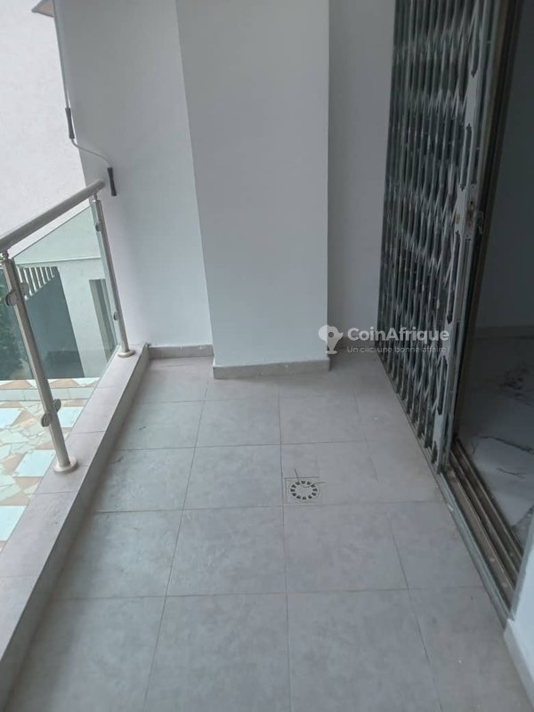 Location appartements 3 pièces - Cocody nouveau chut