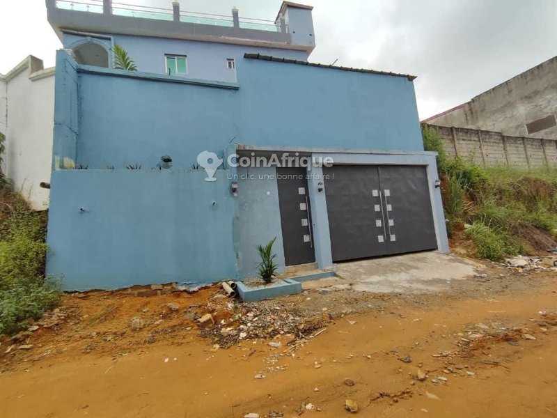 Location villa duplex 7 pièces à Cocody cité sir