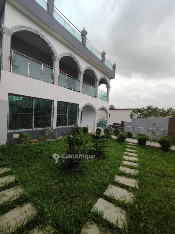Location villa 5 pièces - Cocody