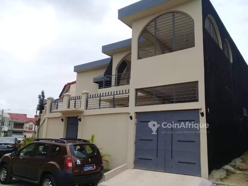 Location villa duplex 7 pièces Riviera abatta