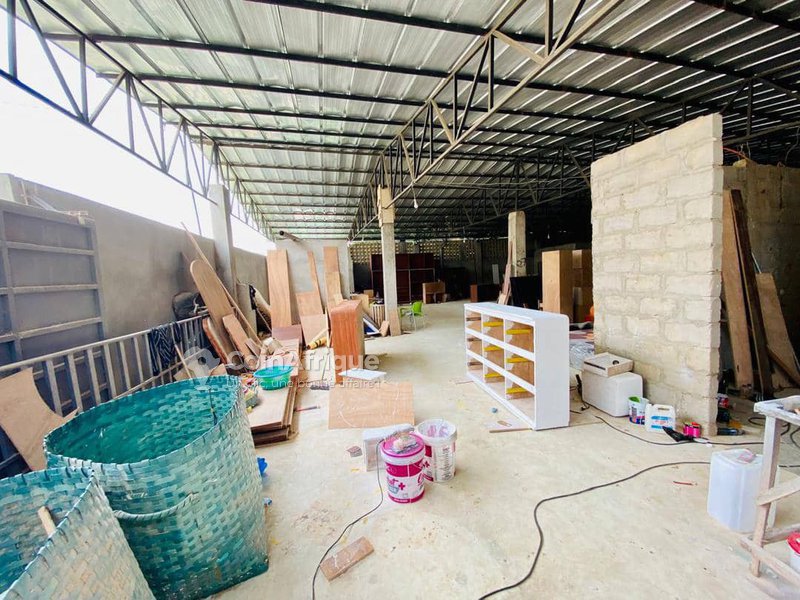 Location entrepôt 600m² à Cocody - Angré Chu — photo 3