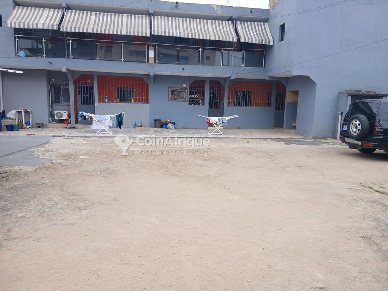 Location appartement 3 pièces a Cocody angré nouveau Djorogobiité 1