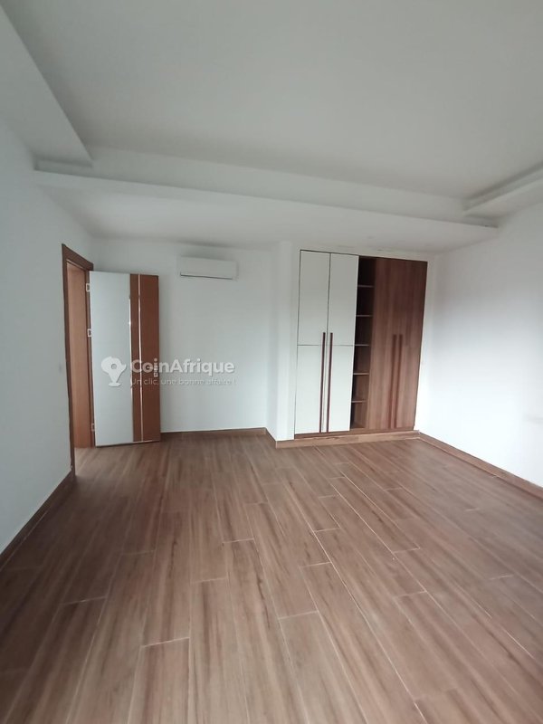 Location appartement de standing 5 pièces - cocody 2 plateaux 8eme tranche