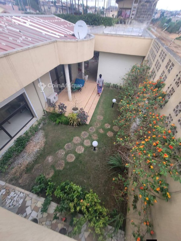 Location villa 6 pièces à Riviera Attoban