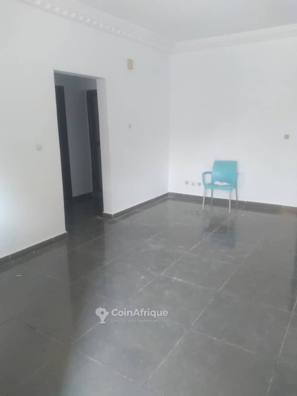 Location appartement 3 pièces à Angré 7è tranche