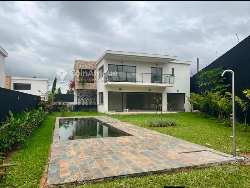 Location villa 6 pièces à Riviera 4