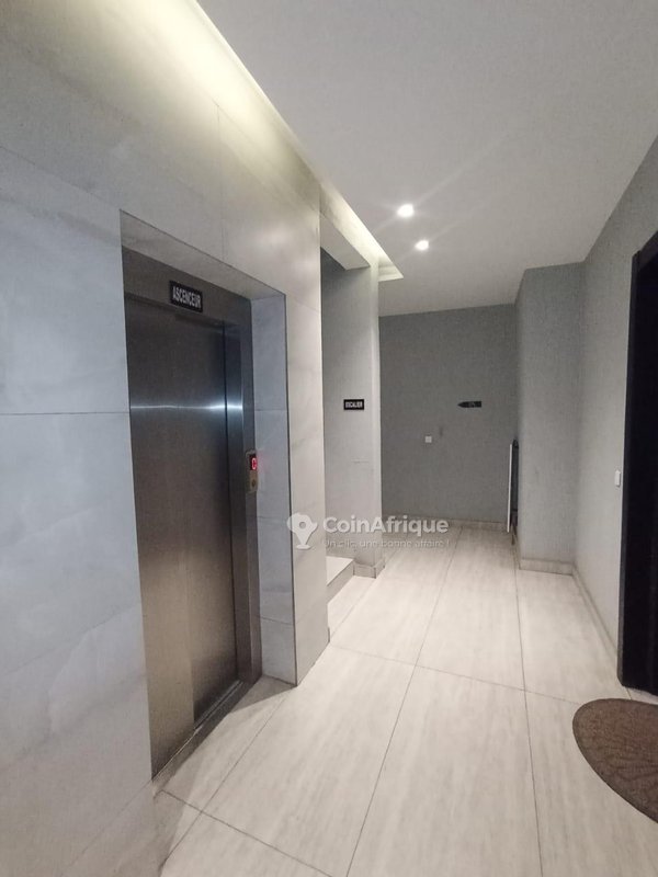 Location appartement de standing 5 pièces - cocody 2 plateaux 8eme tranche