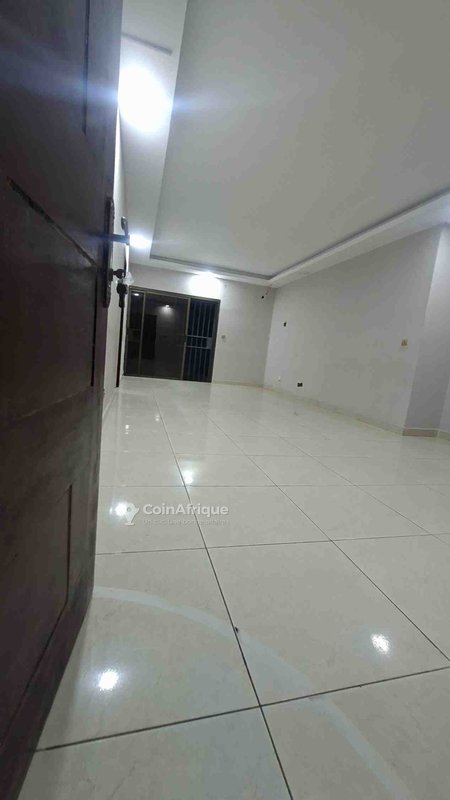 Vente villas 4 pièces - Cocody Abata dans une cité