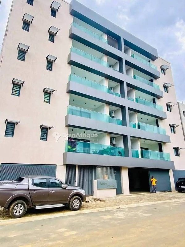 Location appartement 3 pièces à Cocody Angre Nouveau Chu