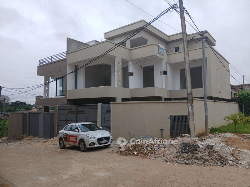 Vente villa triplex 8 pièces - Angré chu