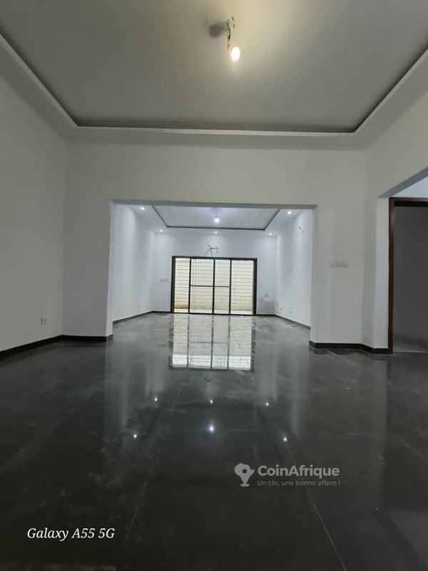 Location appartement 4 pièces à Cocody Angré chu