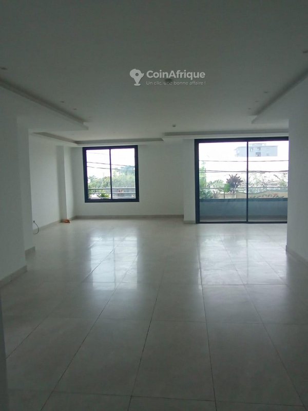 location appartement de standing 5 pièces + piscine - cocody riviera m'badon