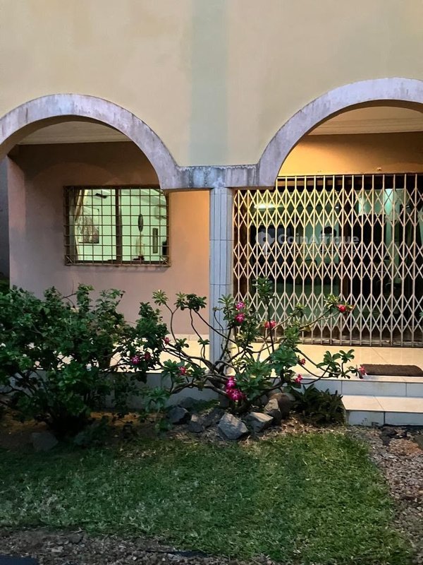 Vente villa duplex 8 pièces à Cocody-angré cité arcades 4
