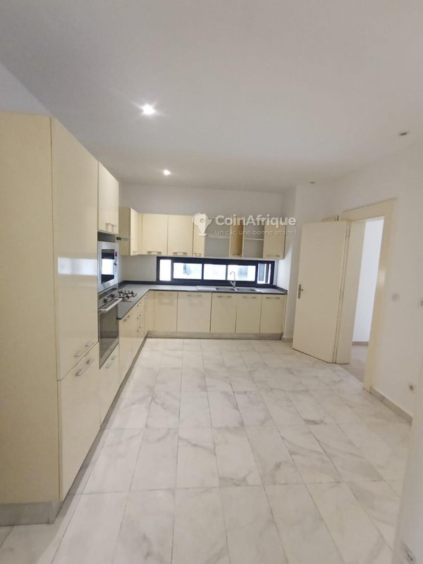 Location appartement de standing 4 pièces - cocody 2 plateaux 7eme tranche