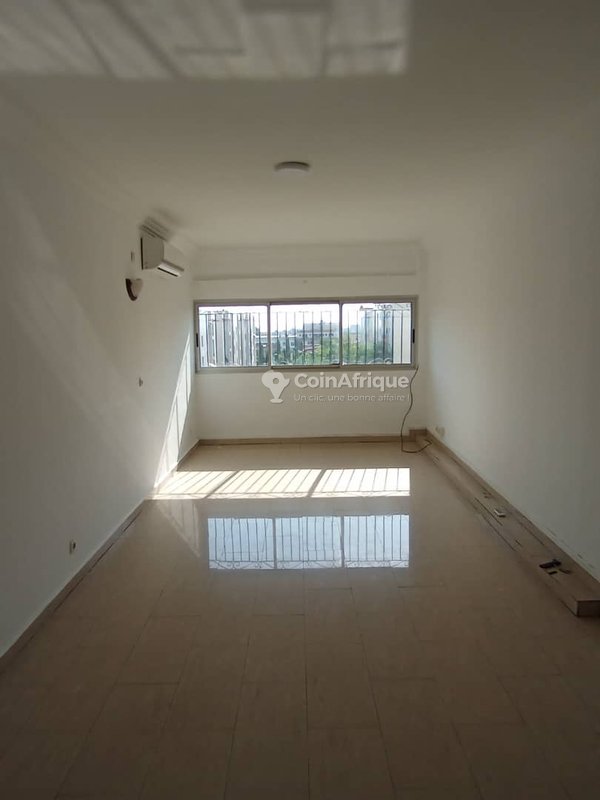 Location appartement 2 pièces à Cocody 2 Plateaux 8eme Tranche