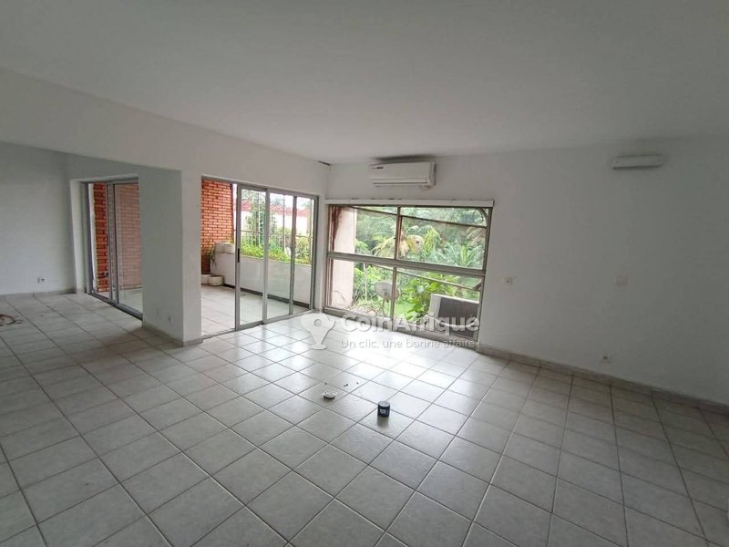 Location appartement 4 pièces à cocody 2plateaux les valons