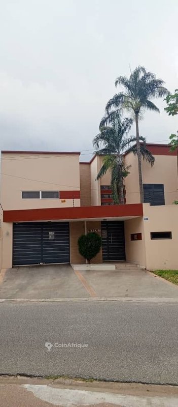 Location villa duplex de 8 pièces à cocody 2 plateaux les valons