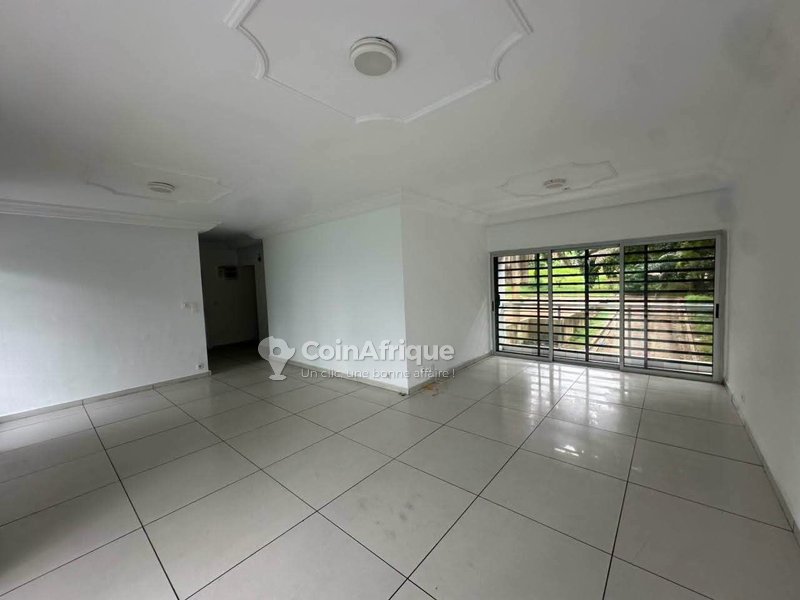 Location appartement 5 pieces à Cocody Rivera Golf-1