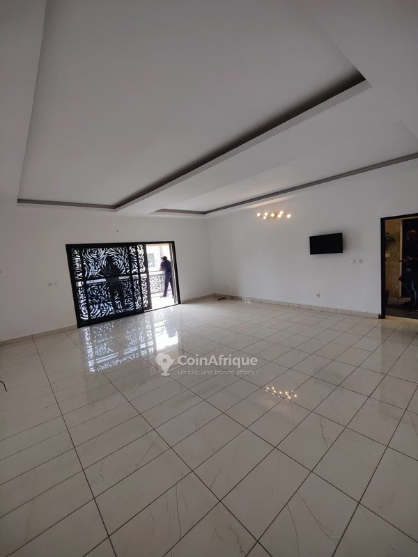 Location appartement 4 pièces - Rivièra 3