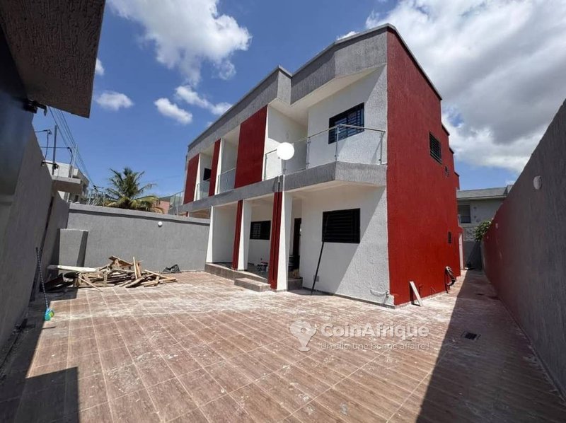 Location villa duplex 5 pièces - Abatta