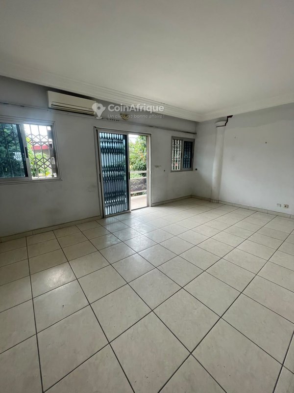 Location villa 8 pièces - cocody centre vers la mairie — photo 2