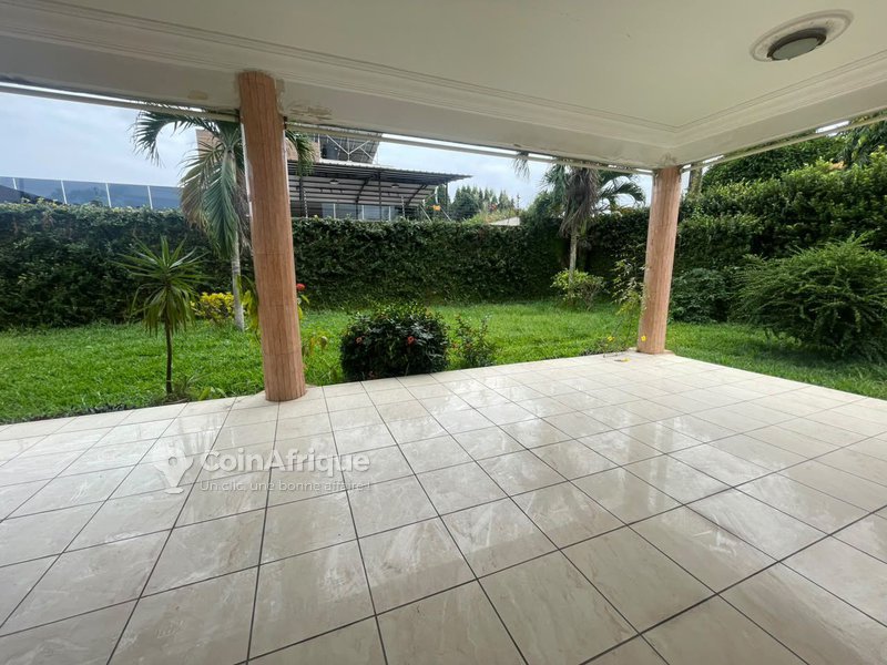 Location villa 8 pièces - cocody centre vers la mairie — photo 5