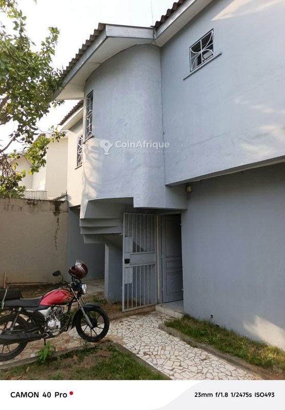 Vente villa 4 pièces à la Riviera attoban dans la cité abri 2000