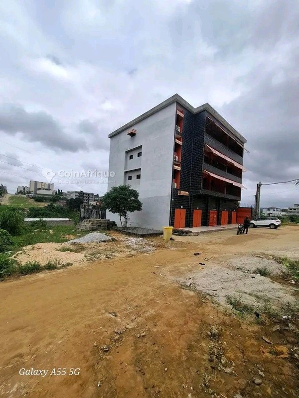 Terrain 600m2 - Angré djorobité