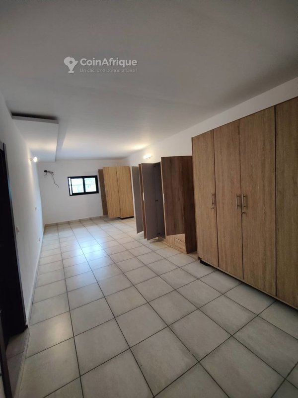 Location appartement 5 pièces - Cocody rivera 3 au 1er étage