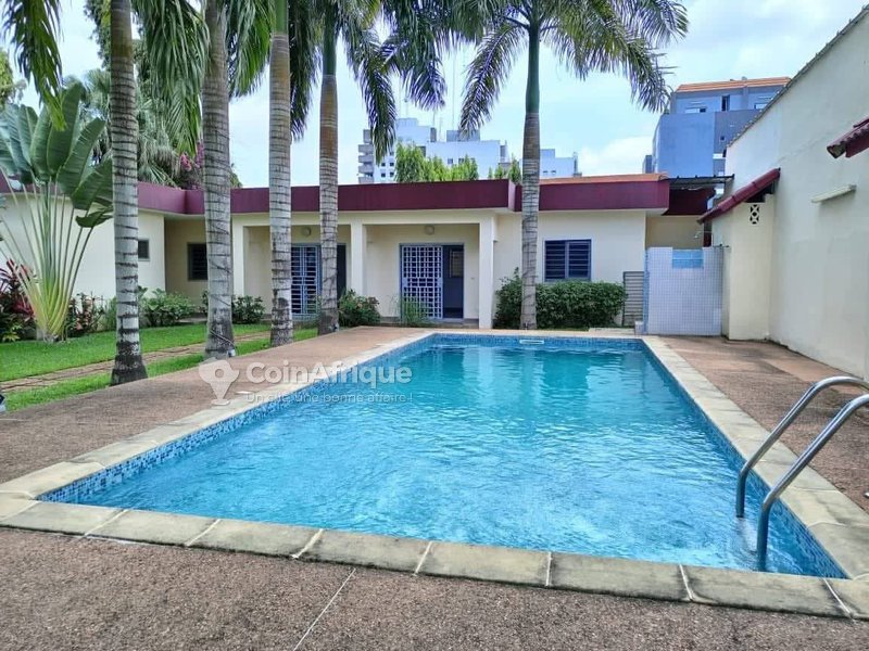 Vente villa duplex 6 pièces - Cocody Mermoz