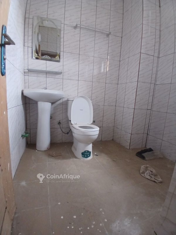 Location appartement 2pièces à Cocody angré nouveau chu au 3ème étage