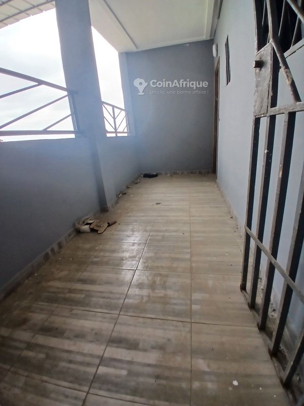 Location appartement 2pièces à Cocody angré nouveau chu au 3ème étage — photo 4